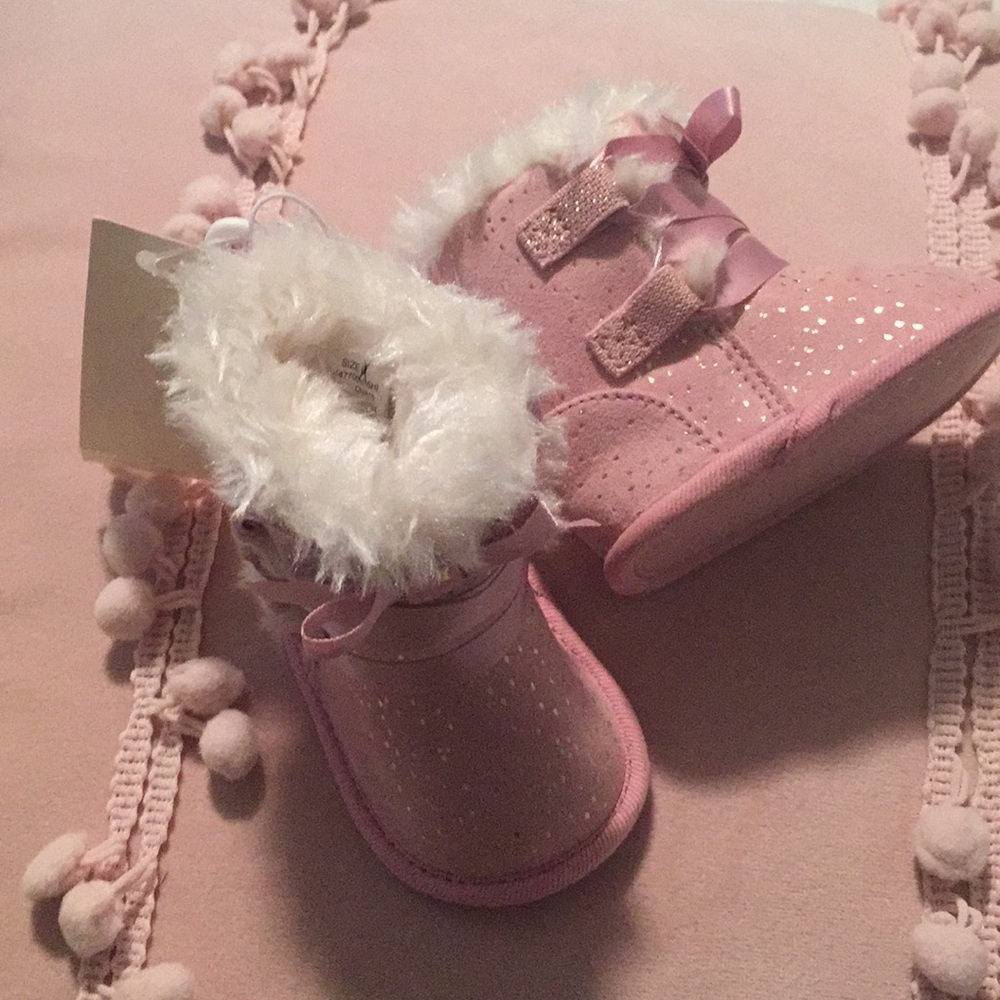 Koala Baby size 3 pink suede booties with faux fur
